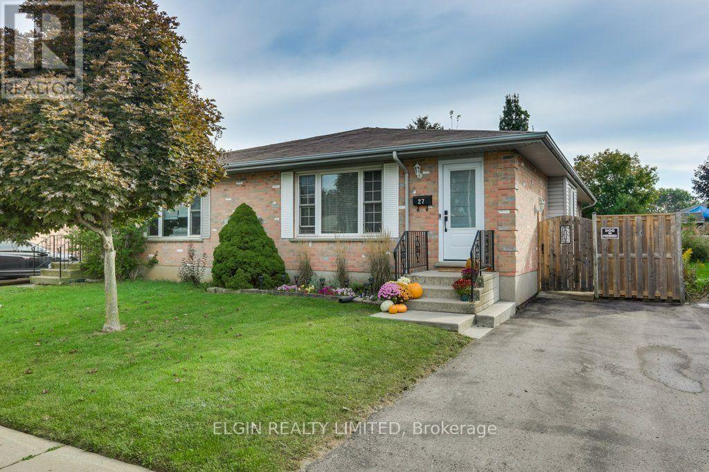 27 Carrie Crescent Property Photo 2