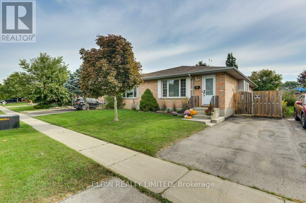 27 Carrie Crescent Property Photo 3