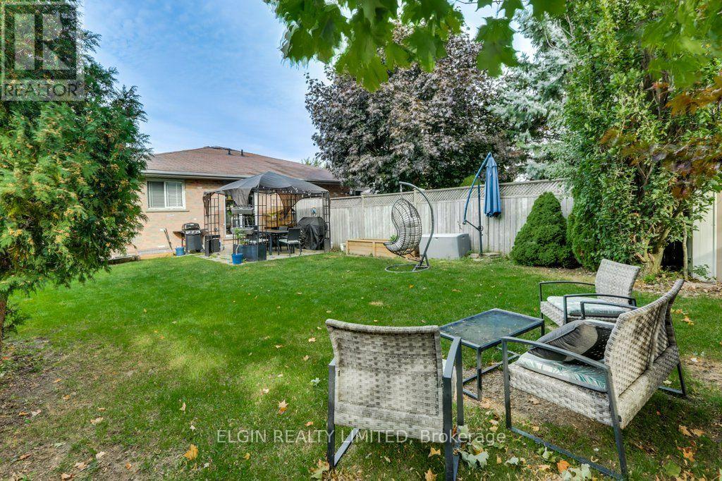 27 Carrie Crescent Property Photo 33