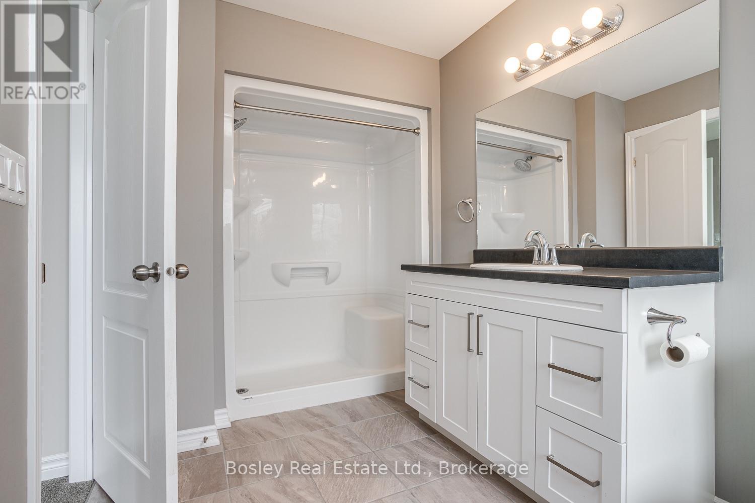 13 Tolman Street Property Photo 31