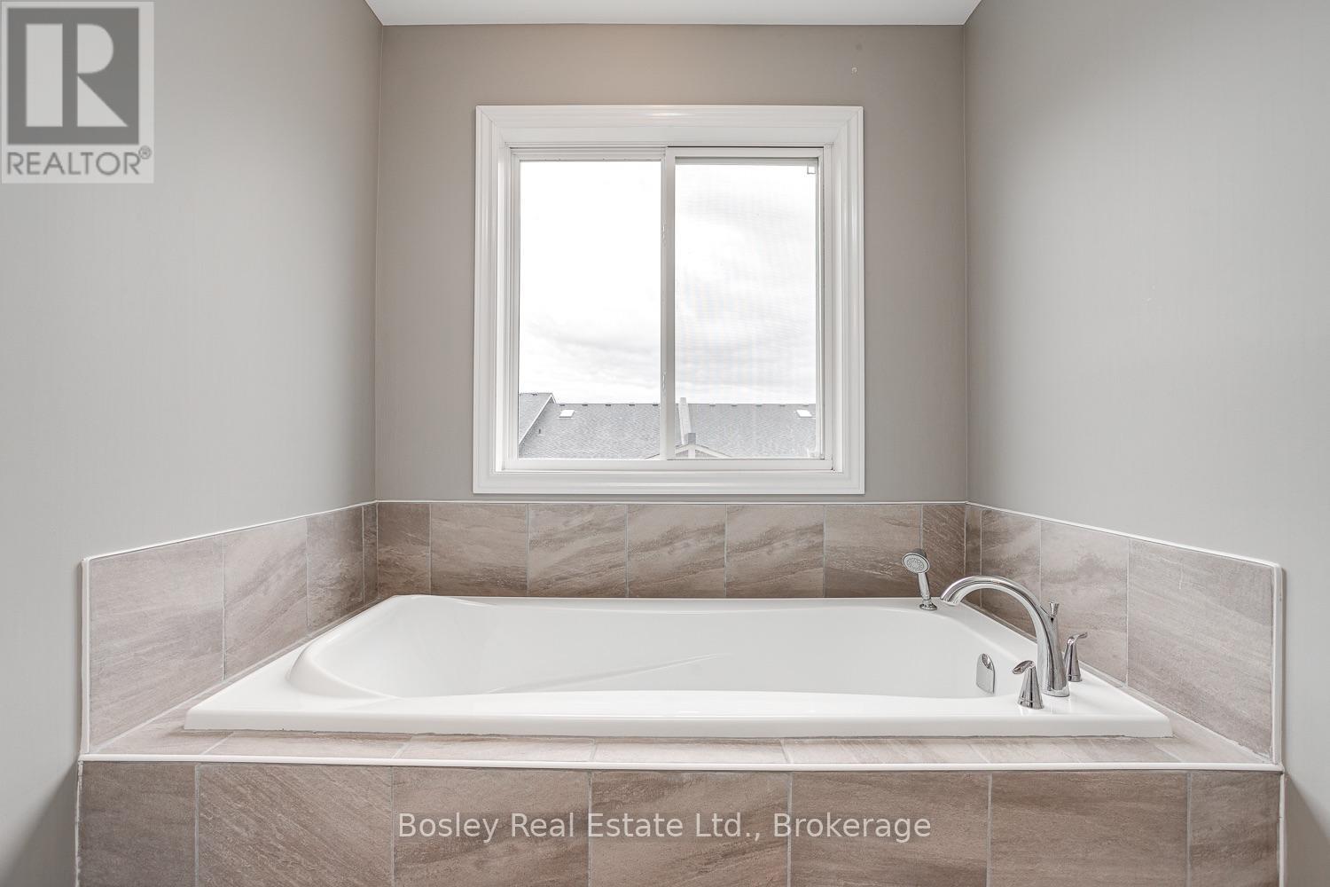 13 Tolman Street Property Photo 32