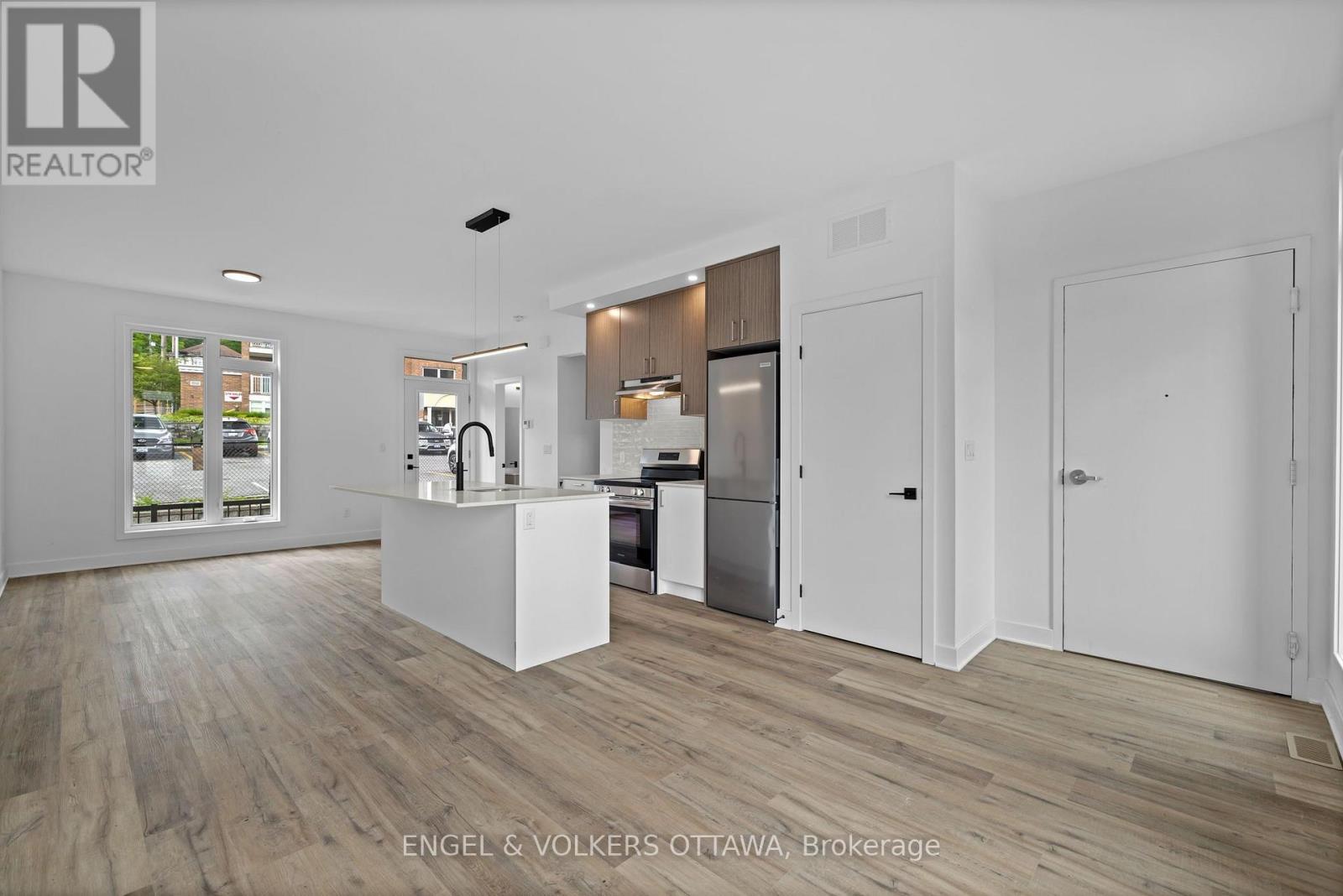 D - 1258 Marenger Street Property Photo 3