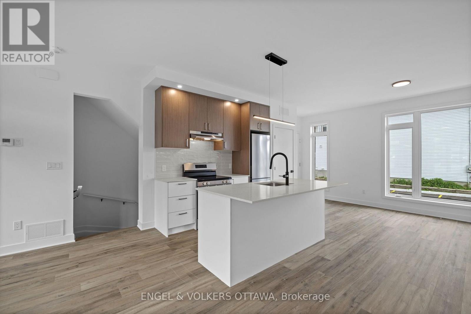D - 1258 Marenger Street Property Photo 7