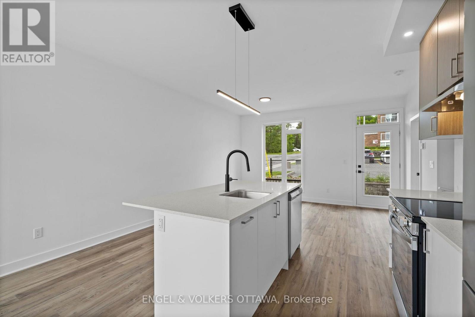 D - 1258 Marenger Street Property Photo 9