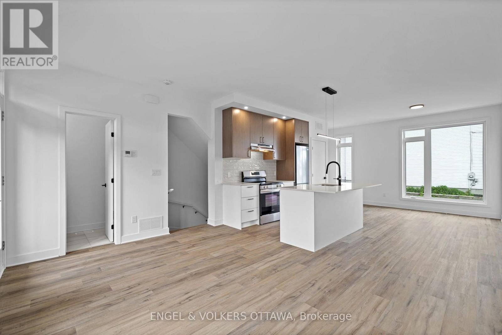 D - 1258 Marenger Street Property Photo 11
