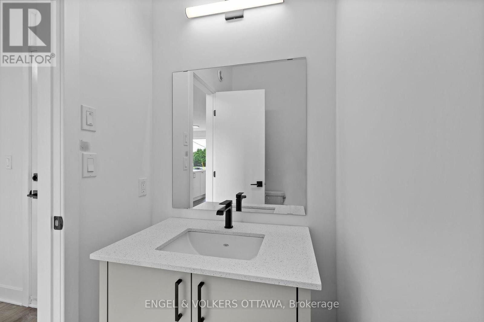 D - 1258 Marenger Street Property Photo 15