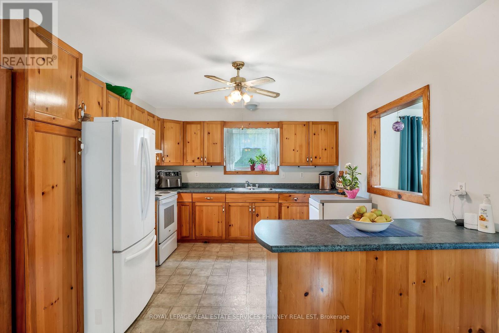 5073 Weslemkoon Lake Road Property Photo 10