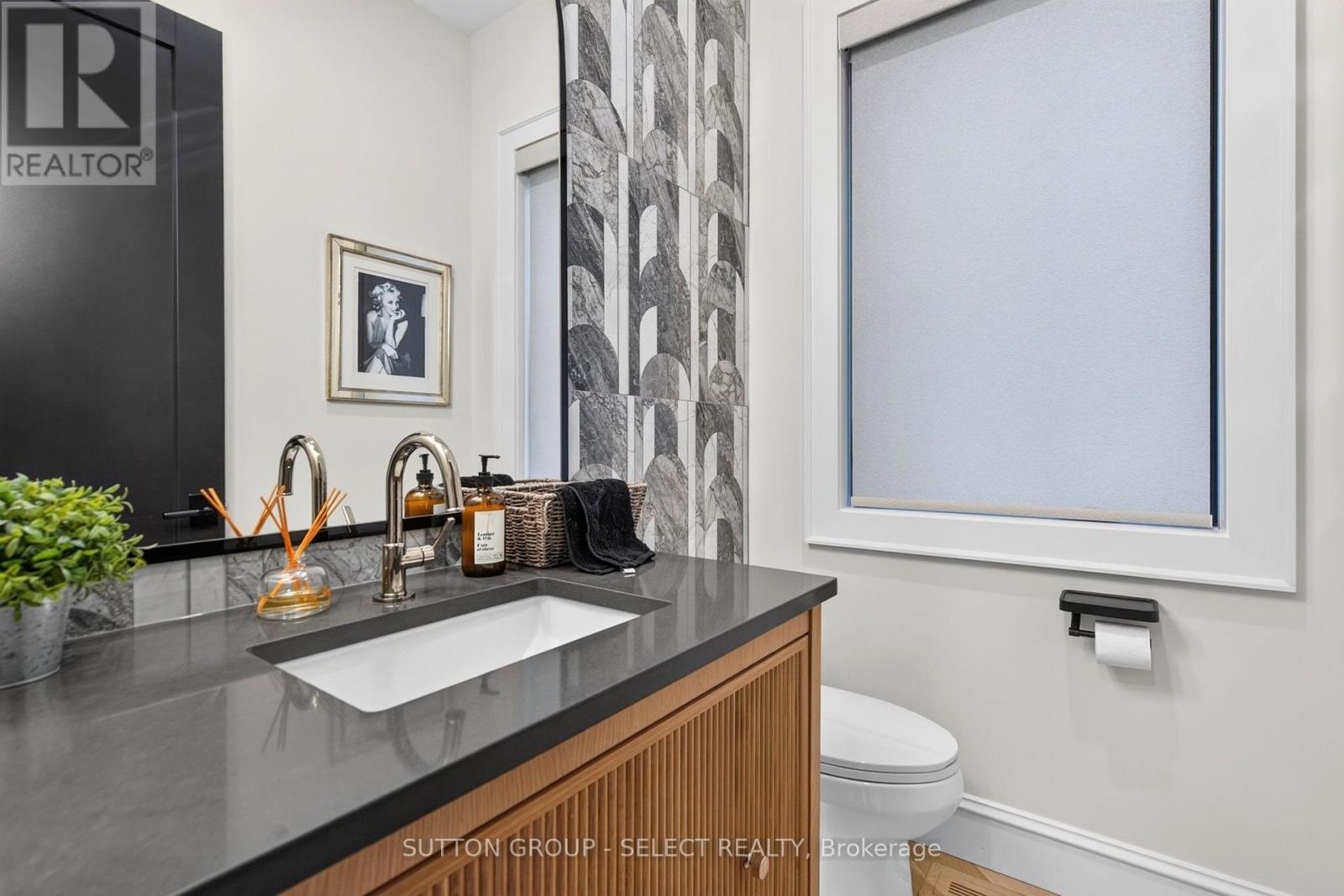 971 Wellington Street Property Photo 3