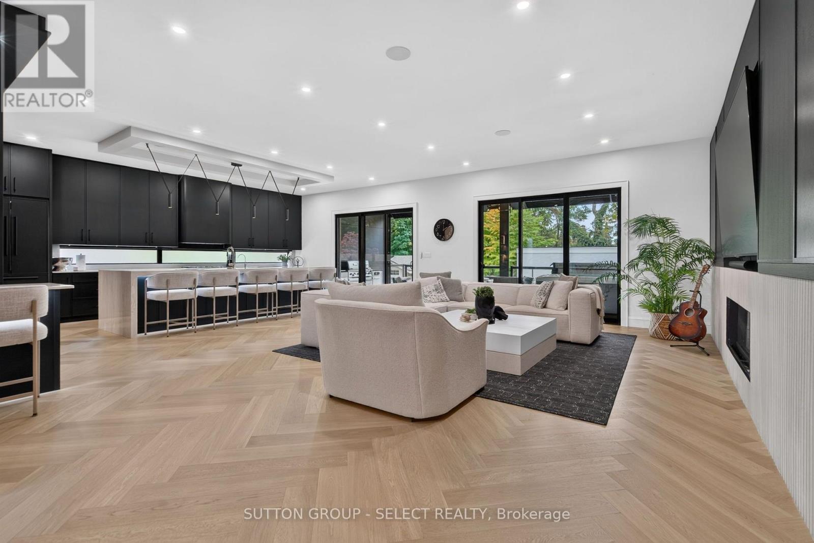 971 Wellington Street Property Photo 10