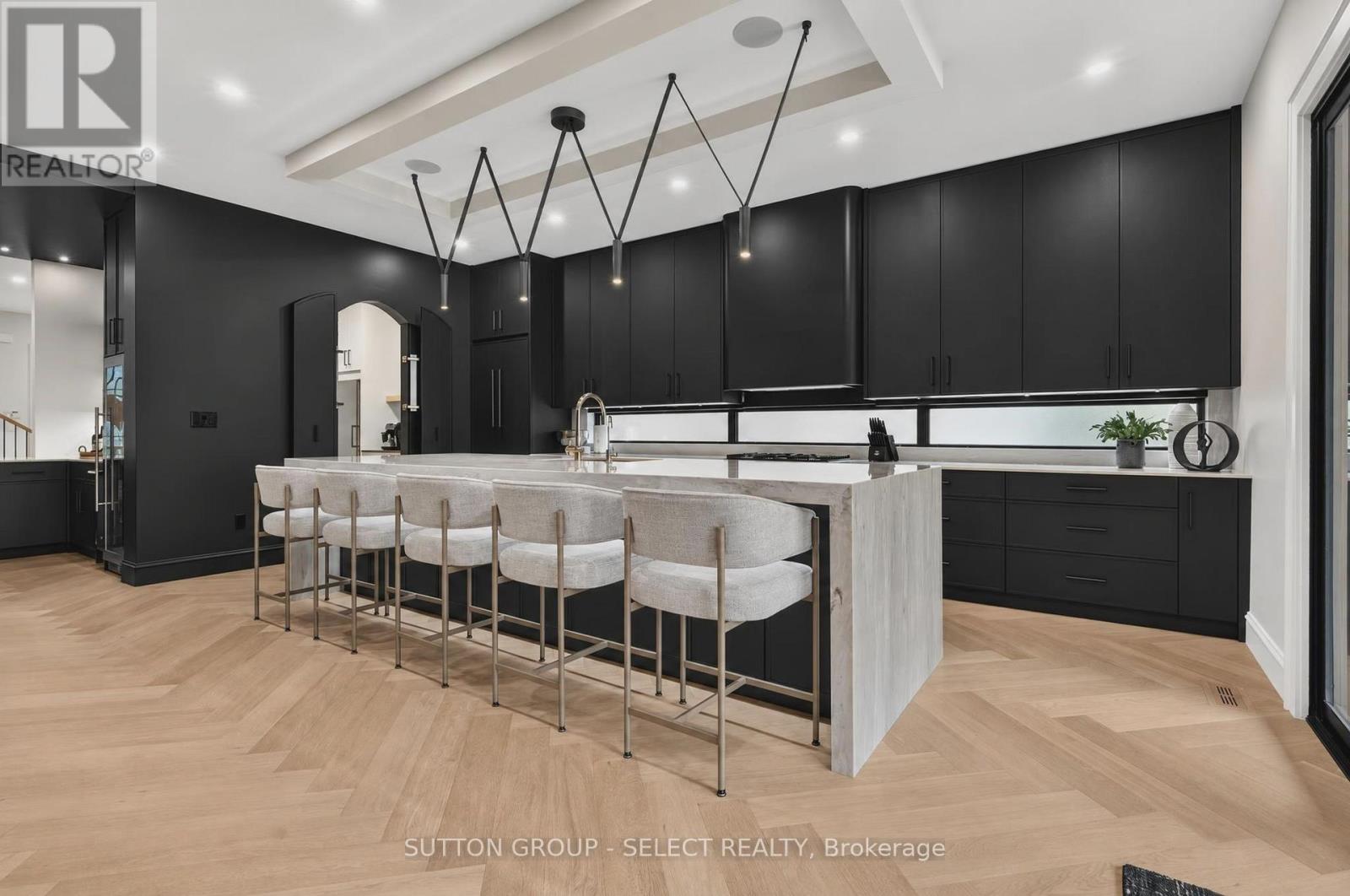 971 Wellington Street Property Photo 12