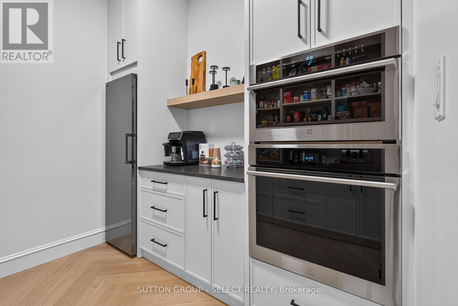 971 Wellington Street Property Photo 15