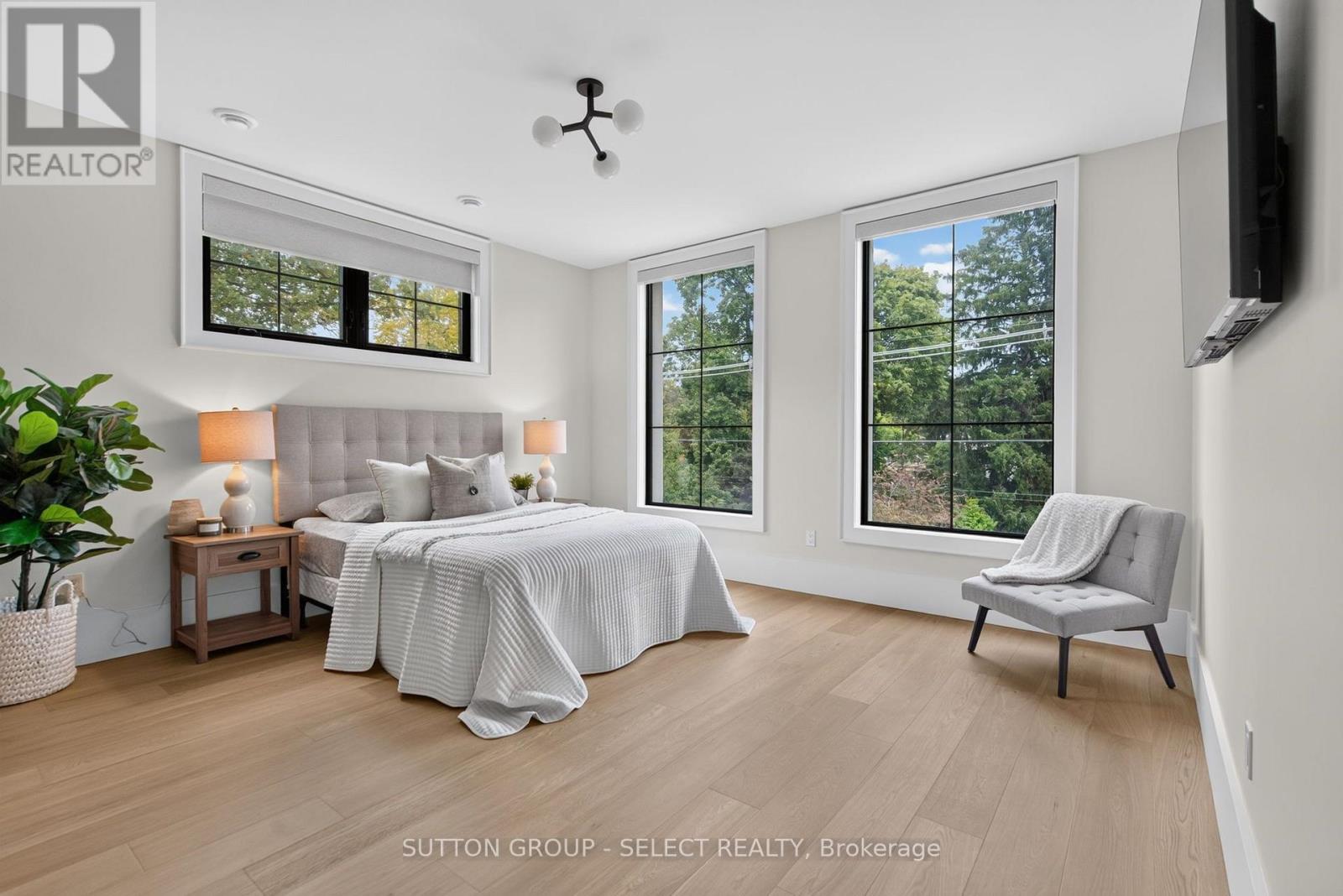 971 Wellington Street Property Photo 17