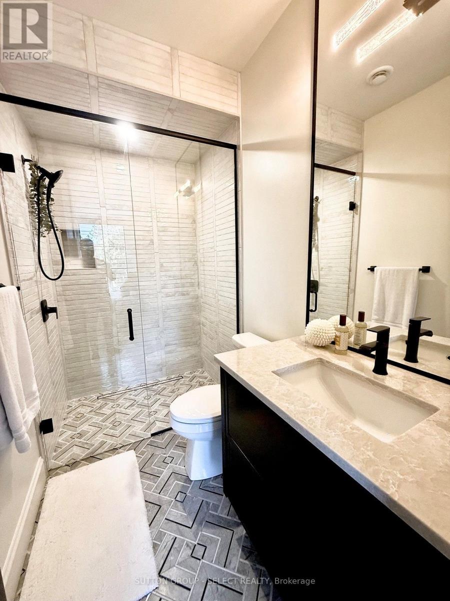971 Wellington Street Property Photo 18