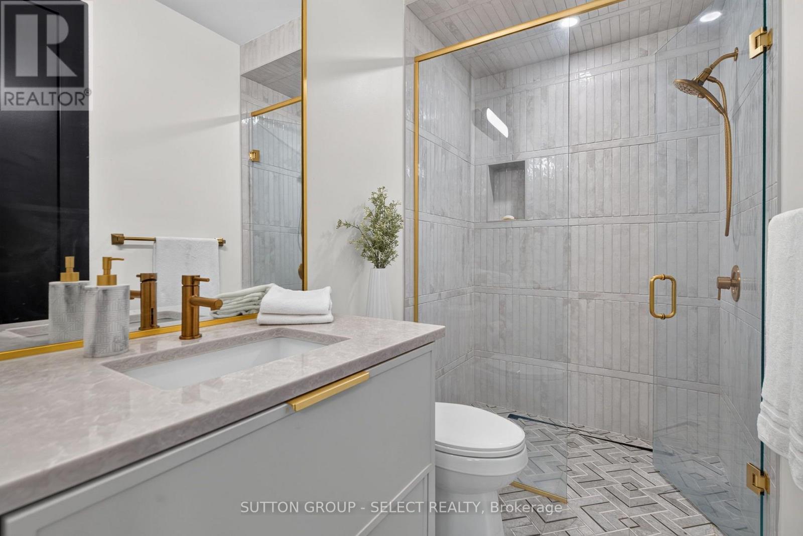 971 Wellington Street Property Photo 24