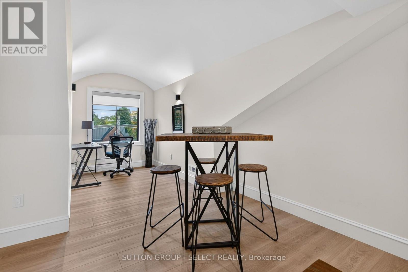 971 Wellington Street Property Photo 33