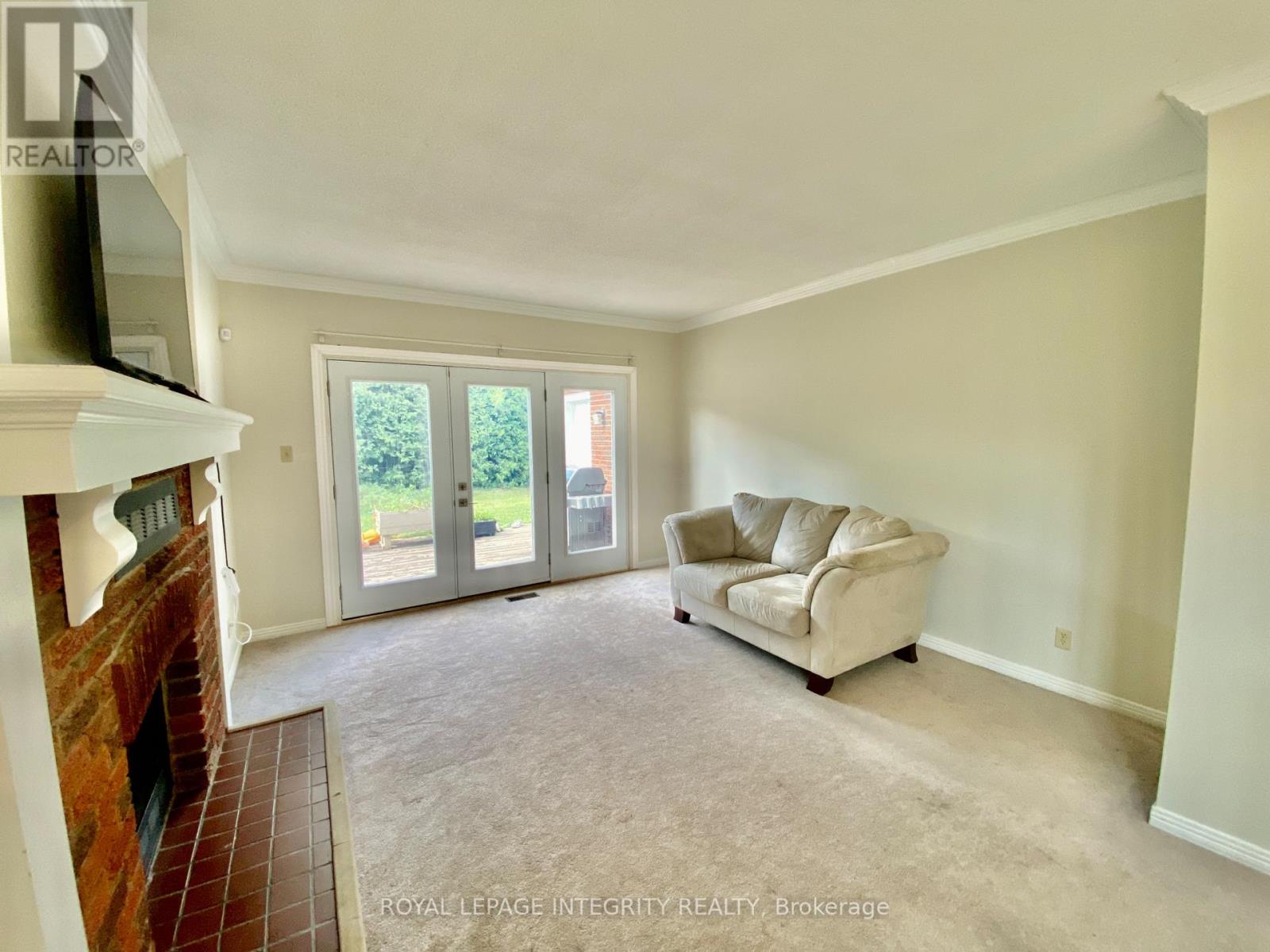 2 Tunbridge Court Property Photo 8
