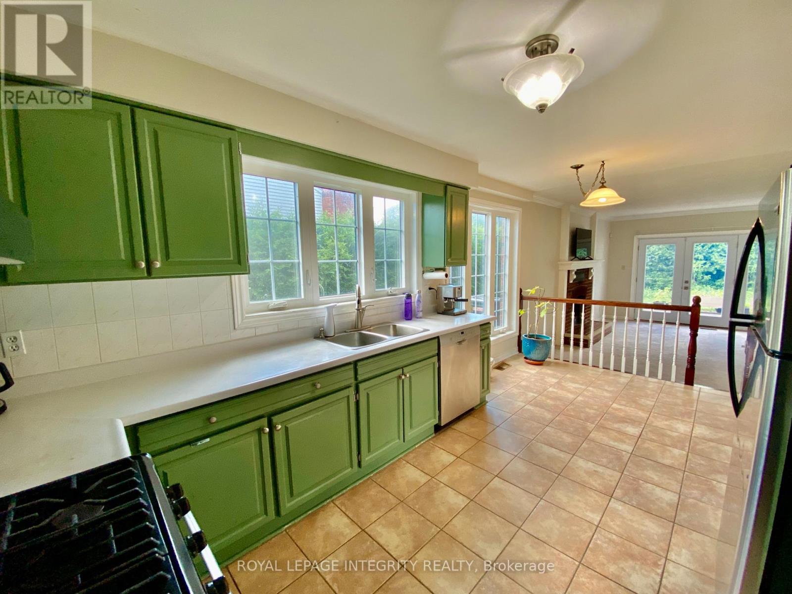 2 Tunbridge Court Property Photo 14