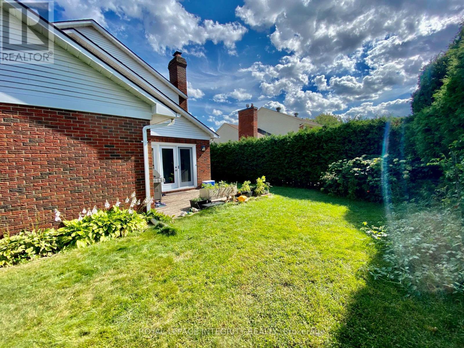 2 Tunbridge Court Property Photo 35