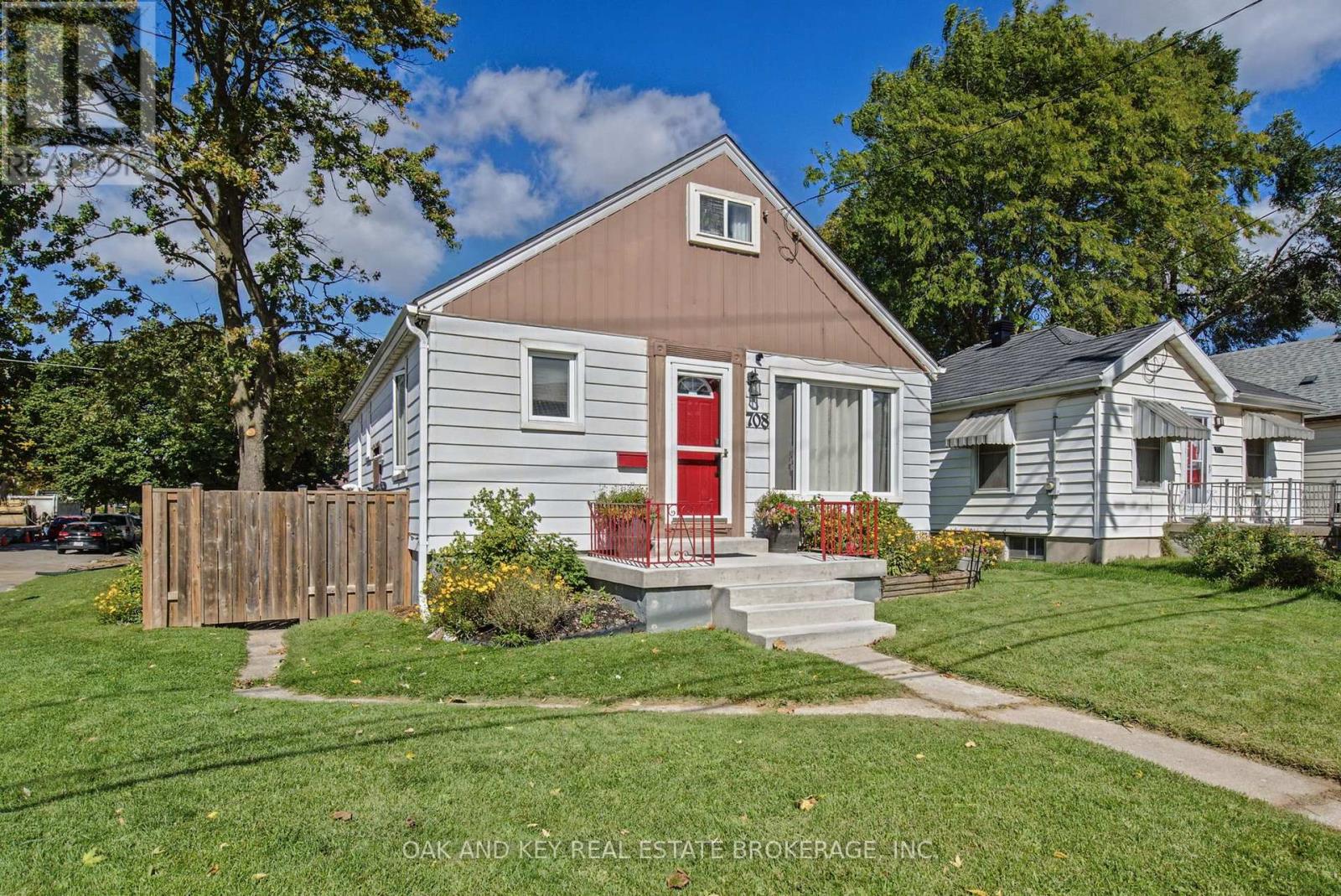 708 Cheapside Street Property Photo 2