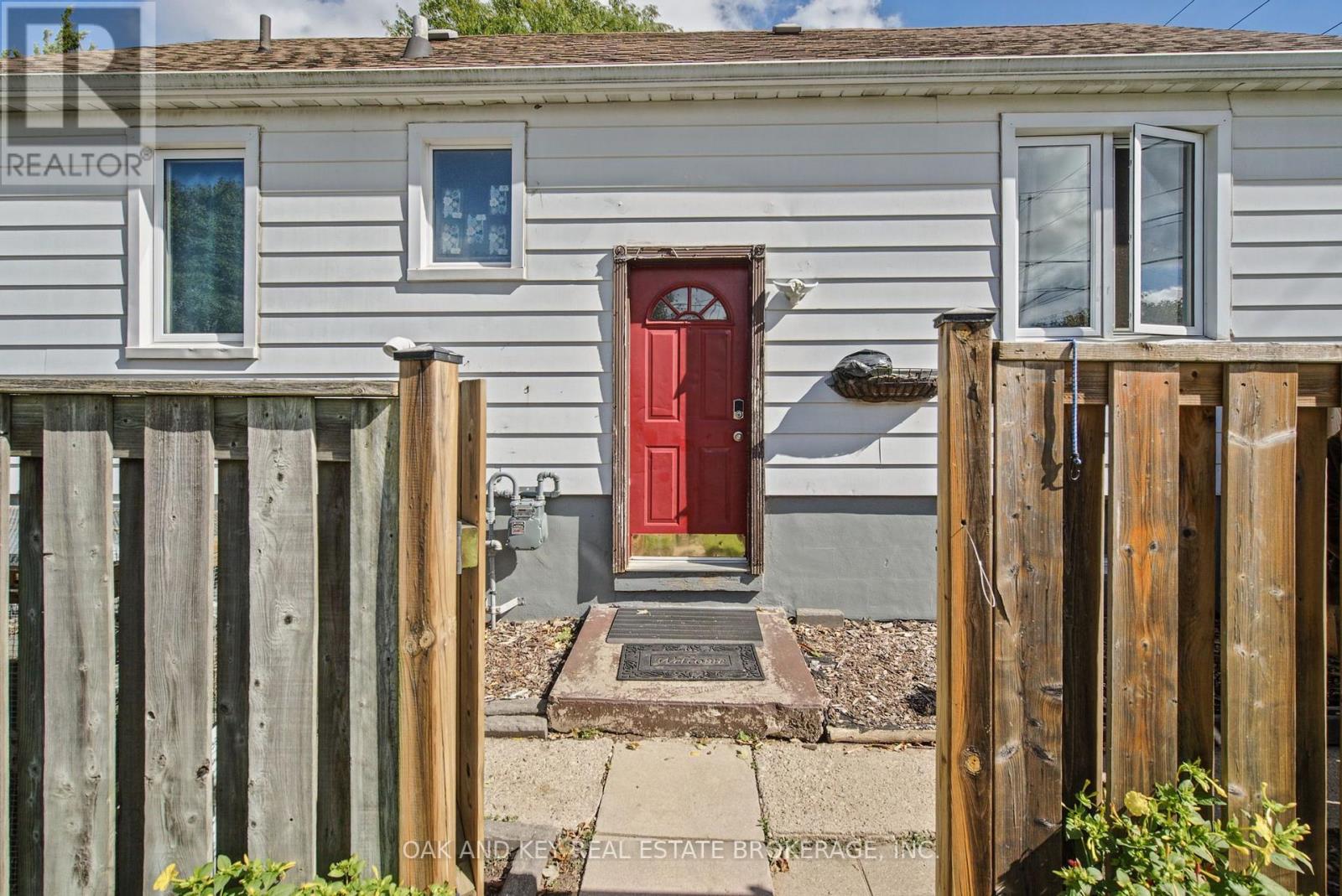 708 Cheapside Street Property Photo 3