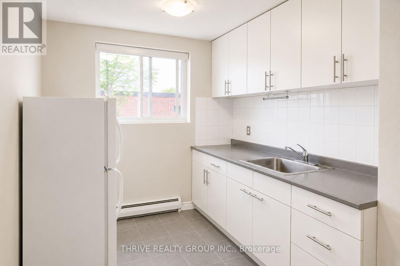 3 - 153 Godfrey Drive E Property Photo 5