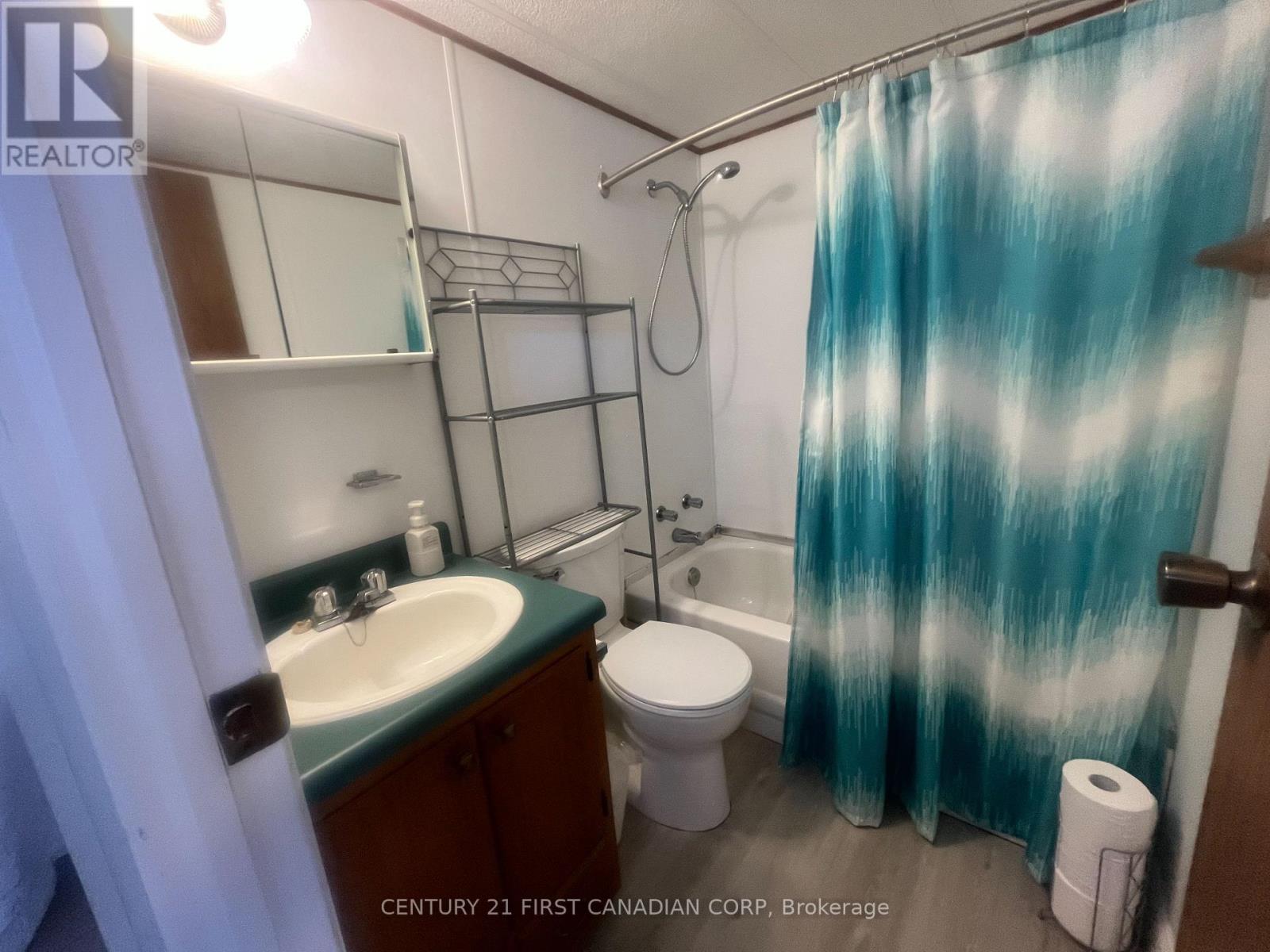 13 St. Lucia Lane Property Photo 9