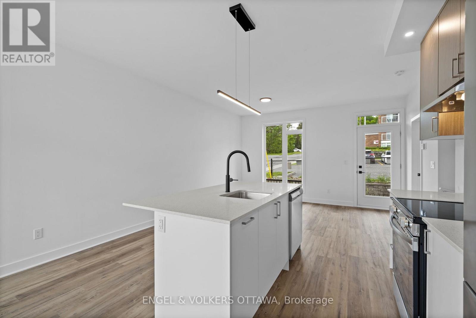 F - 1260 Marenger Street Property Photo 9