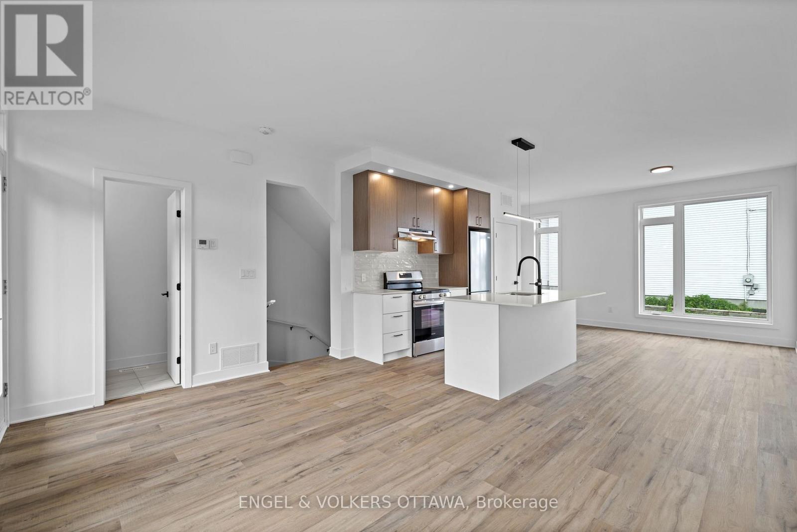 F - 1260 Marenger Street Property Photo 11