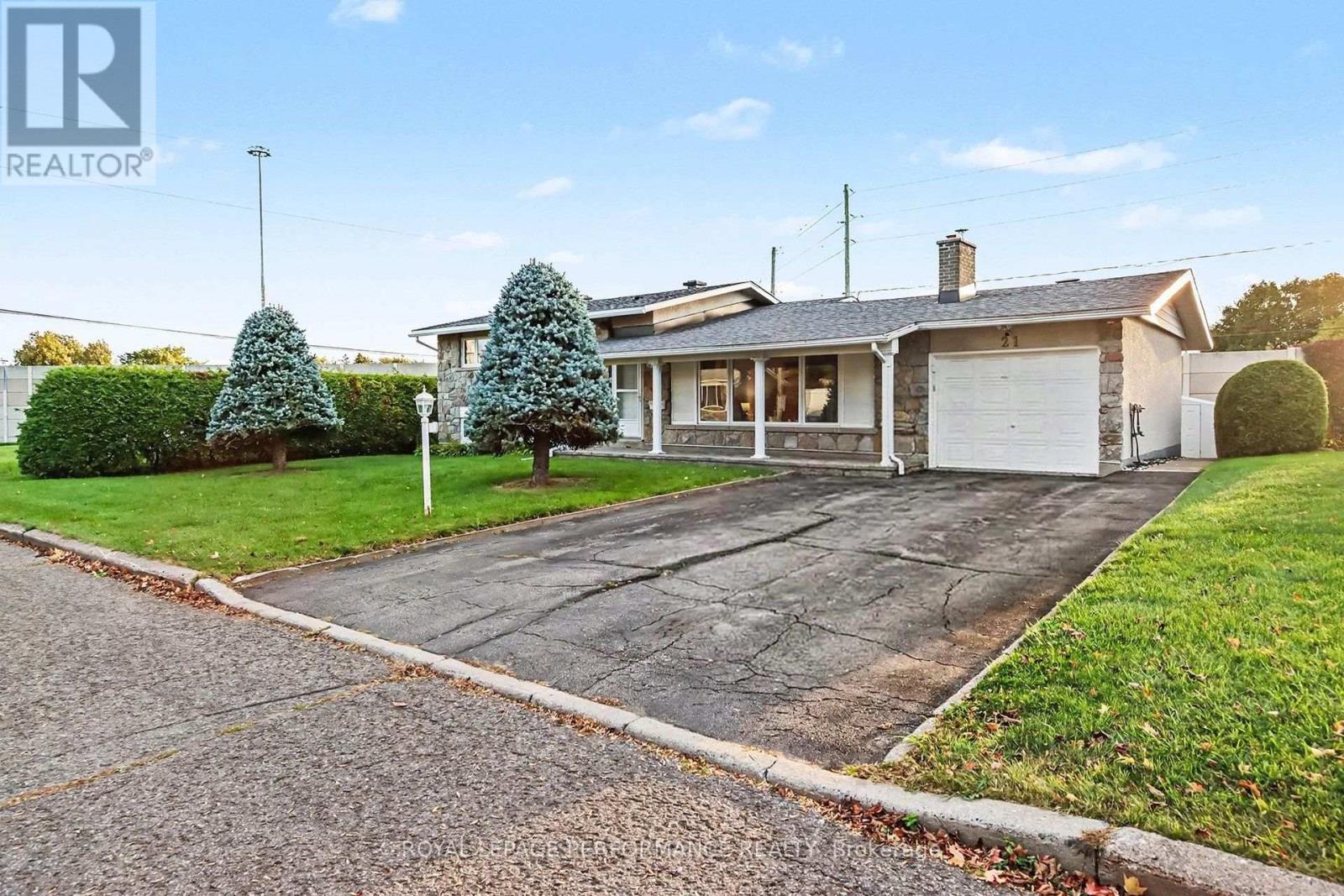 21 Pulford Crescent Property Photo 3
