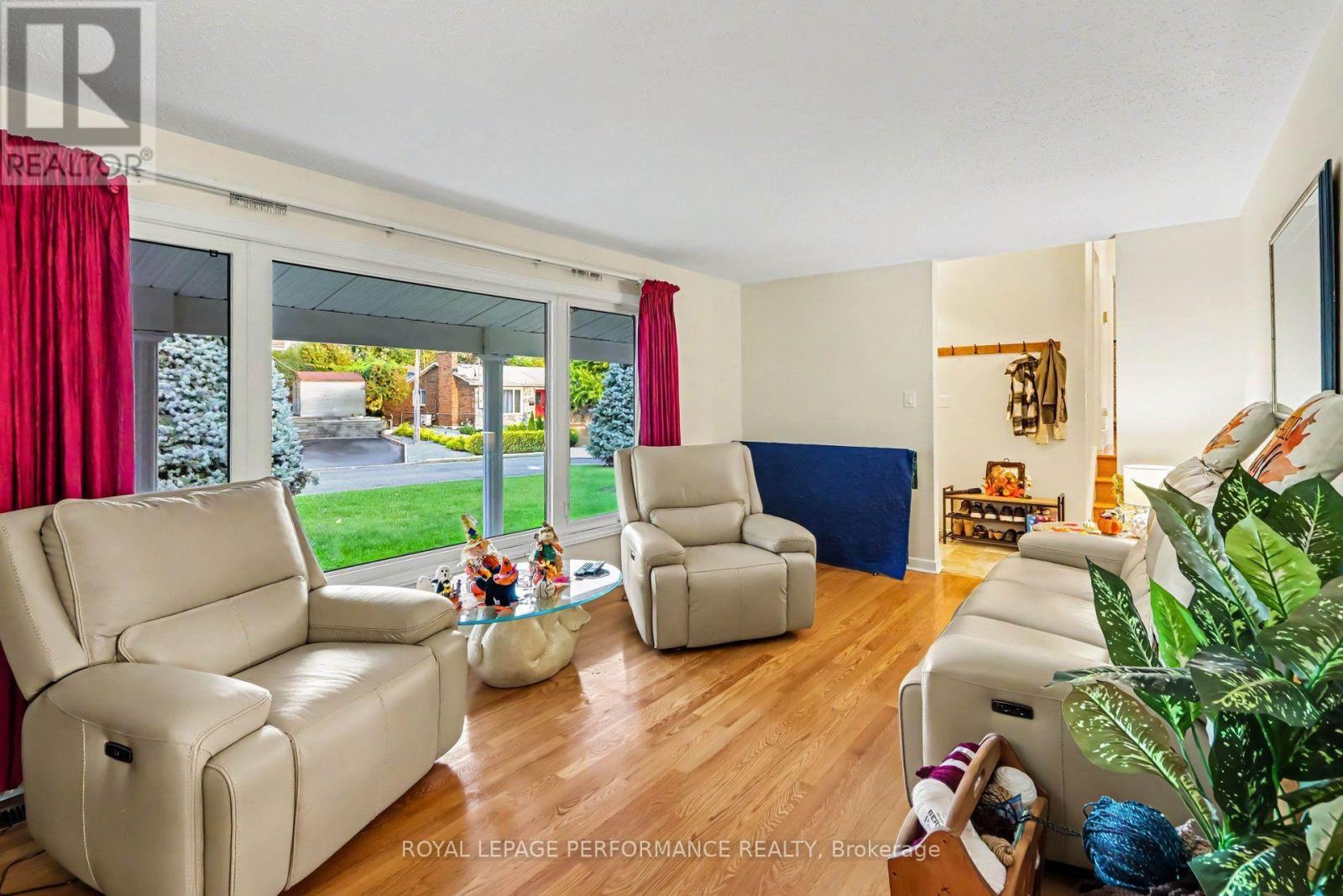 21 Pulford Crescent Property Photo 6