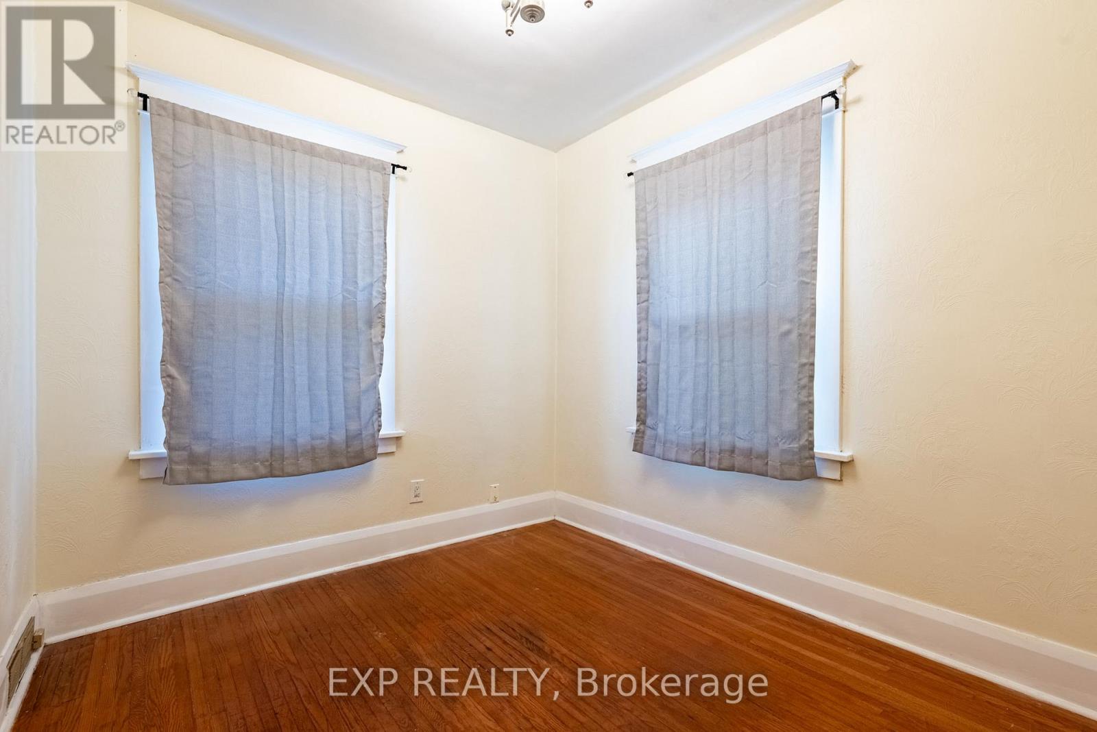 4613 Ryerson Crescent Property Photo 8