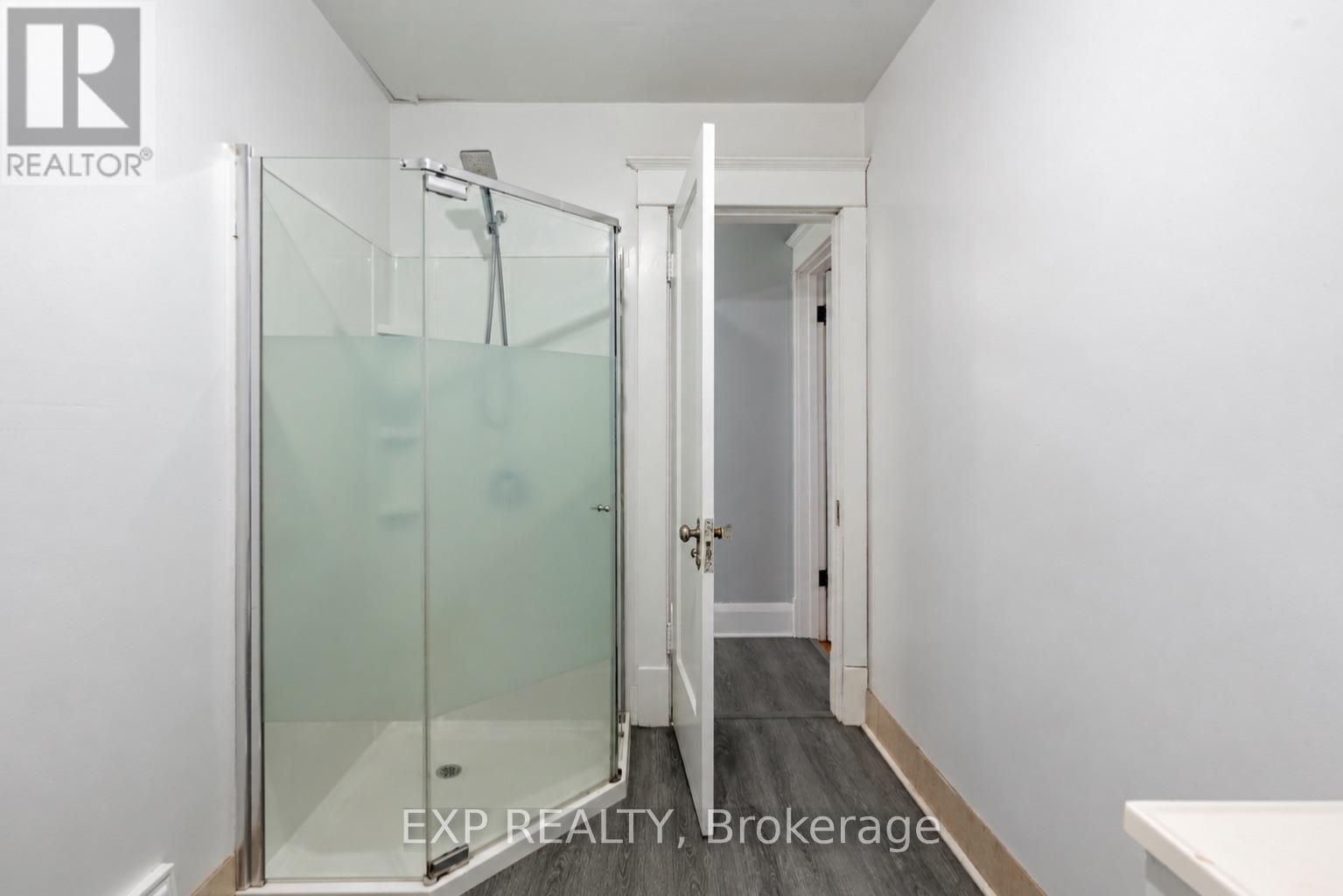 4613 Ryerson Crescent Property Photo 18