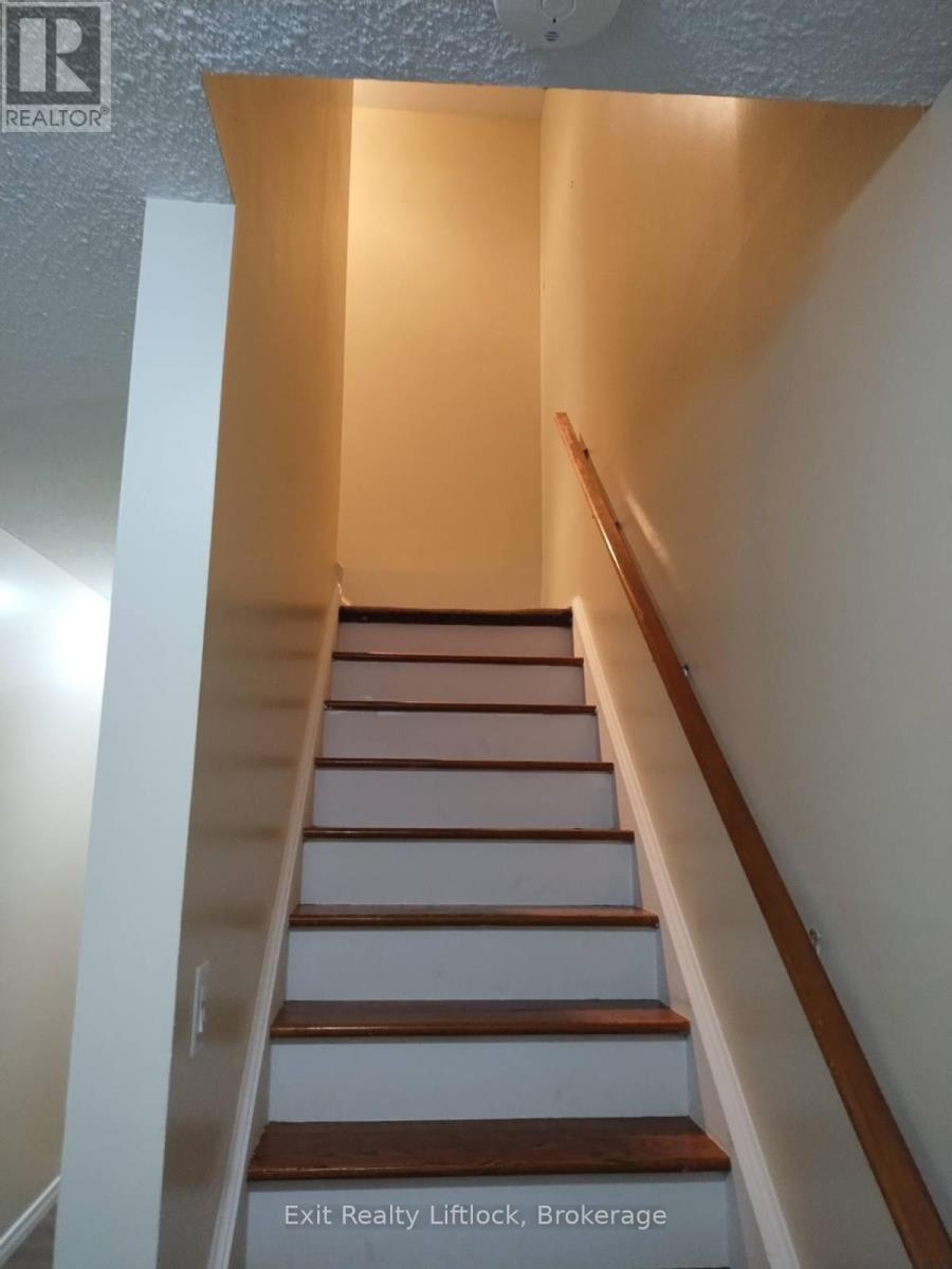 42 - 996 Sydenham Road Property Photo 4