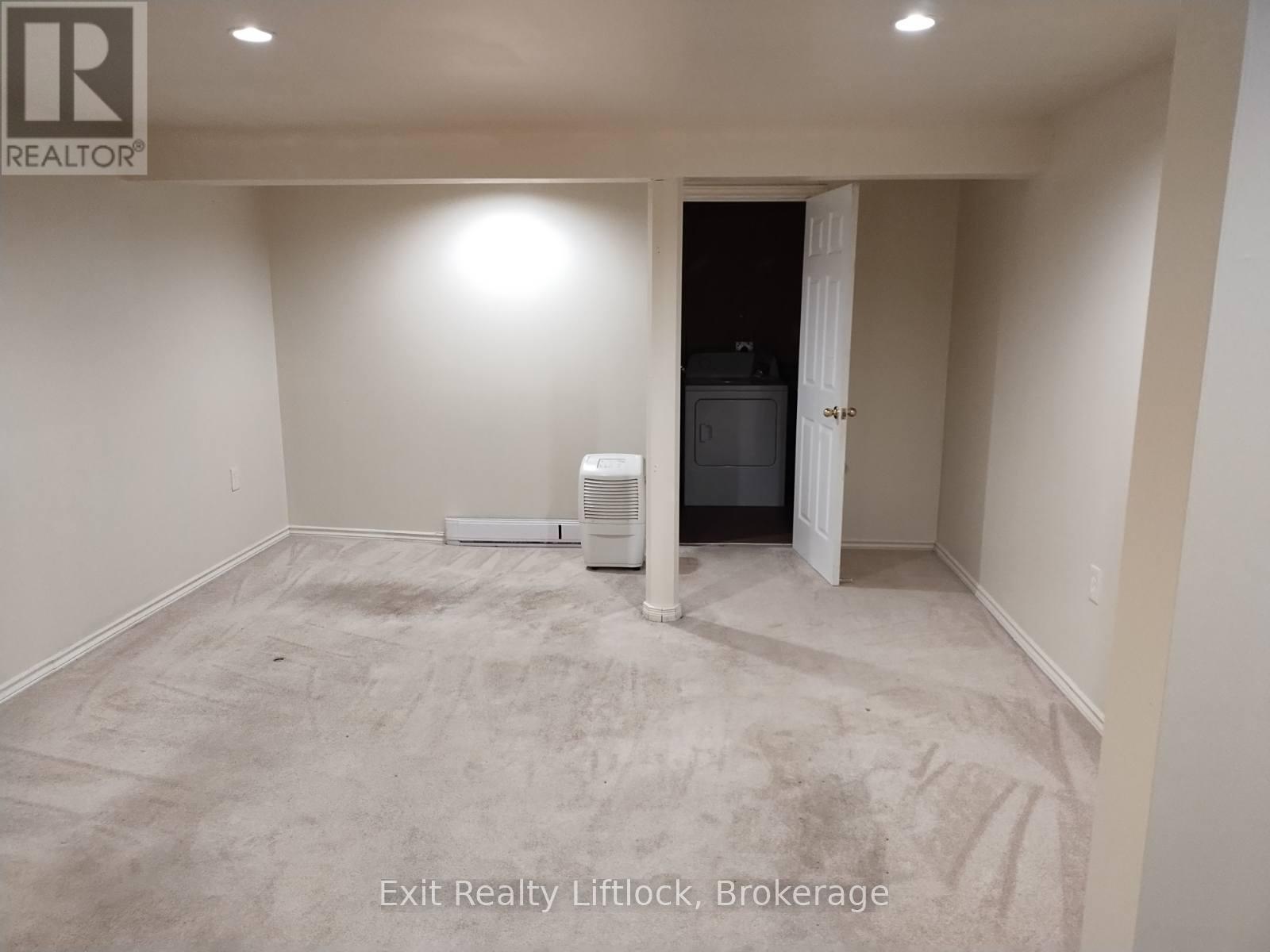 42 - 996 Sydenham Road Property Photo 11