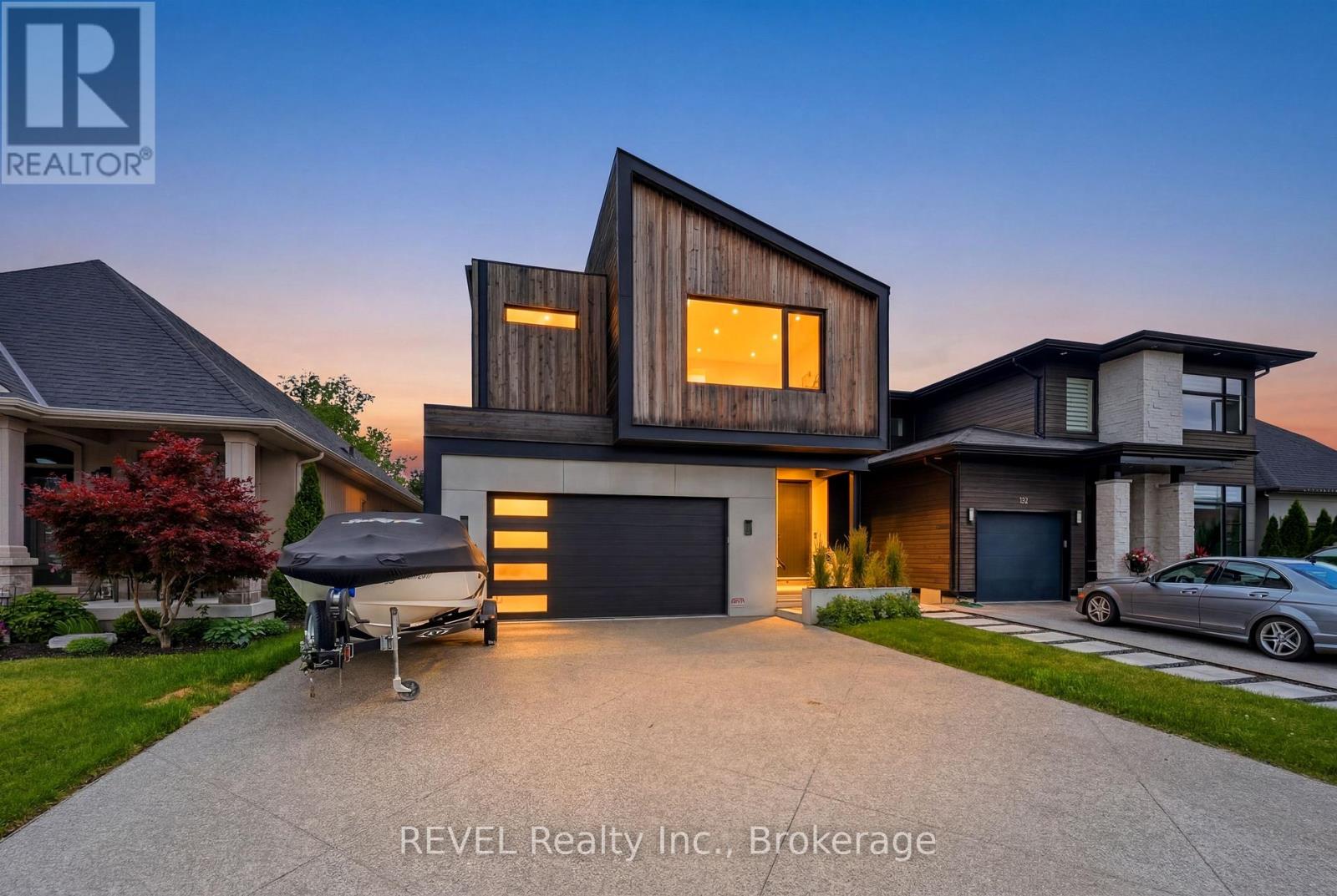 81 Mackenzie King Avenue Property Photo 2
