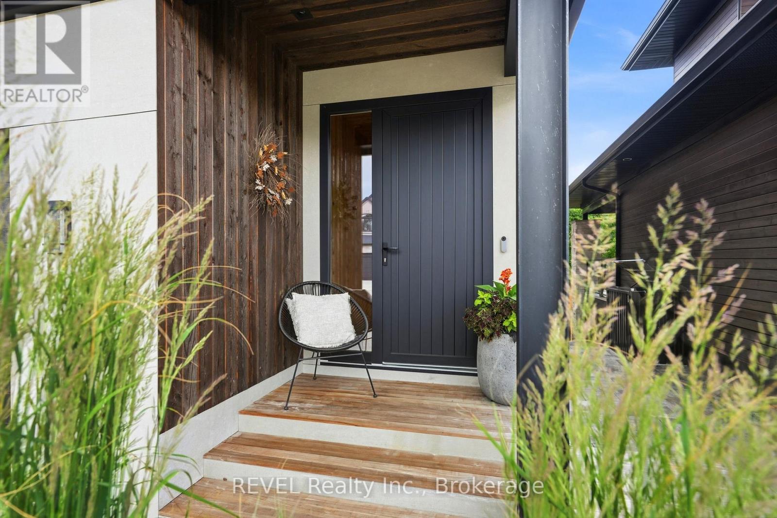 81 Mackenzie King Avenue Property Photo 3