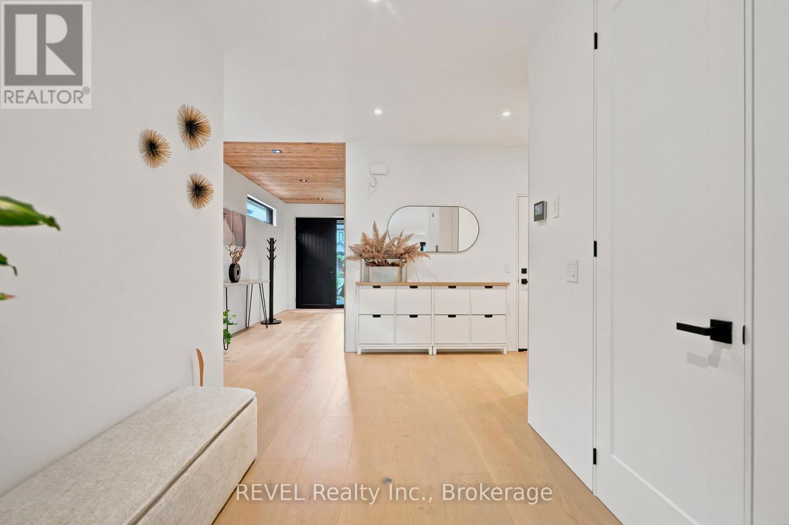 81 Mackenzie King Avenue Property Photo 6