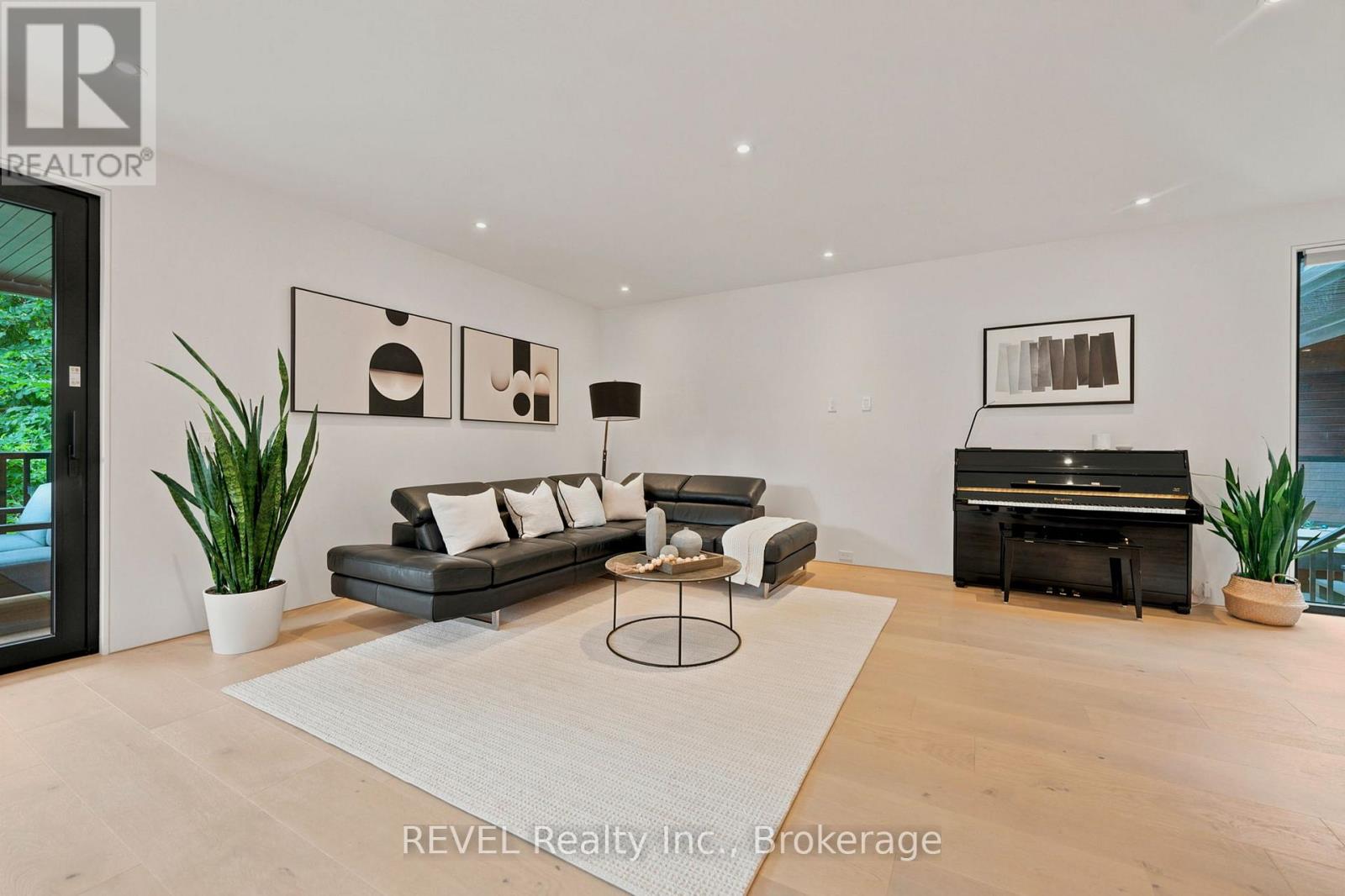 81 Mackenzie King Avenue Property Photo 15