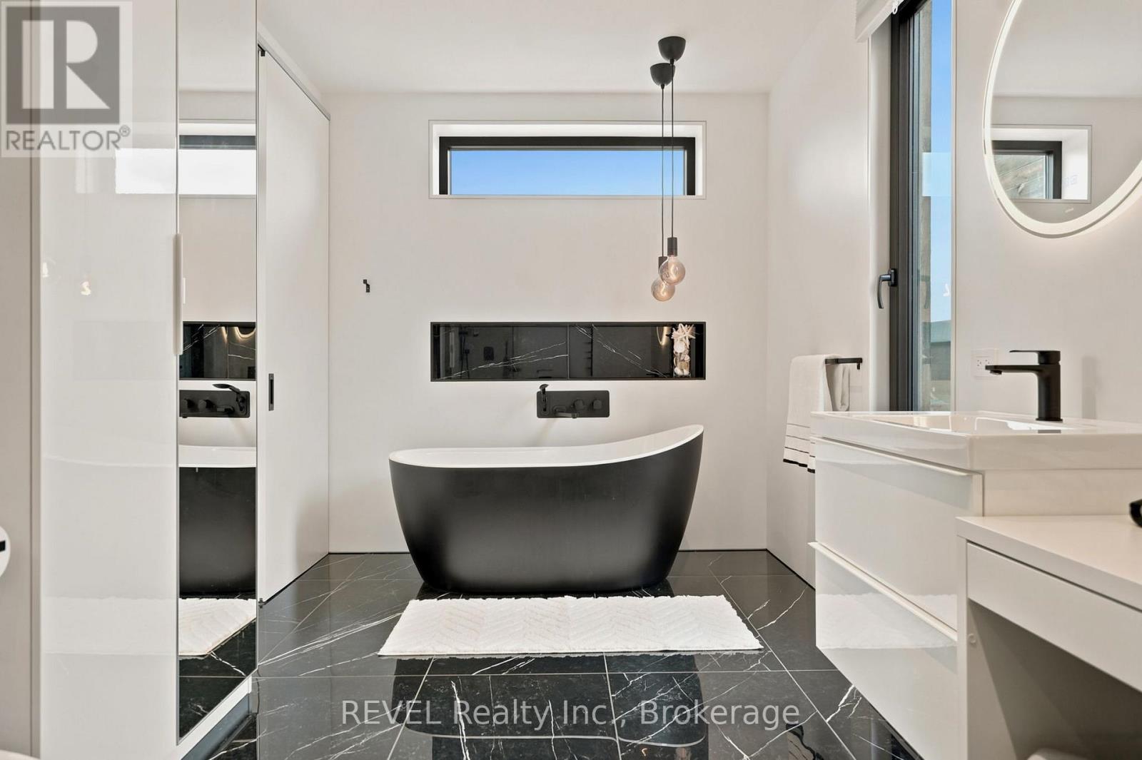 81 Mackenzie King Avenue Property Photo 26