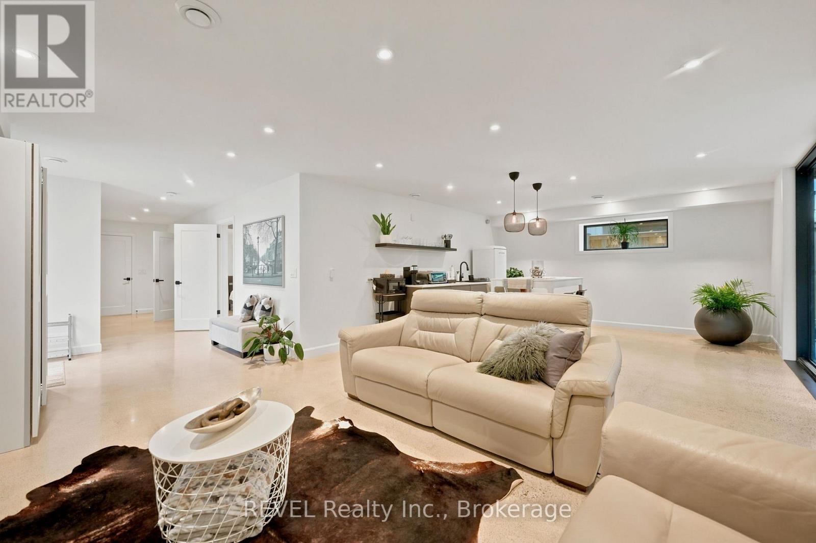 81 Mackenzie King Avenue Property Photo 38