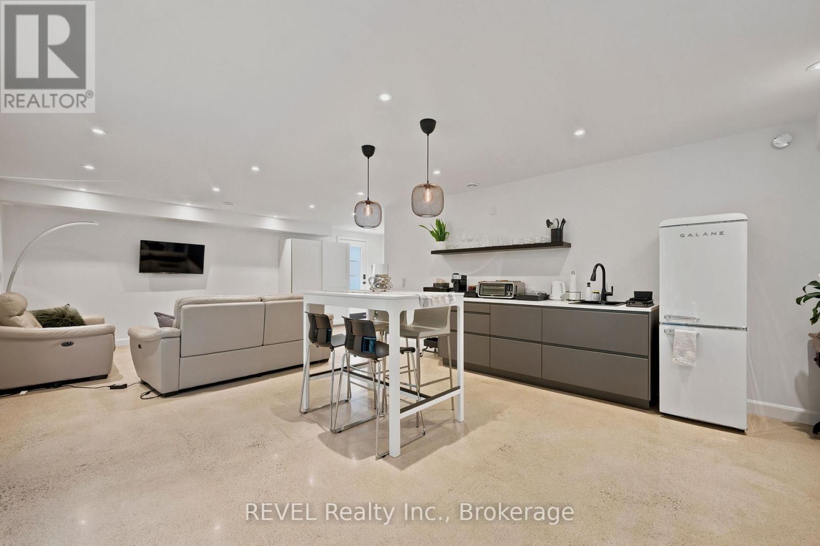 81 Mackenzie King Avenue Property Photo 40