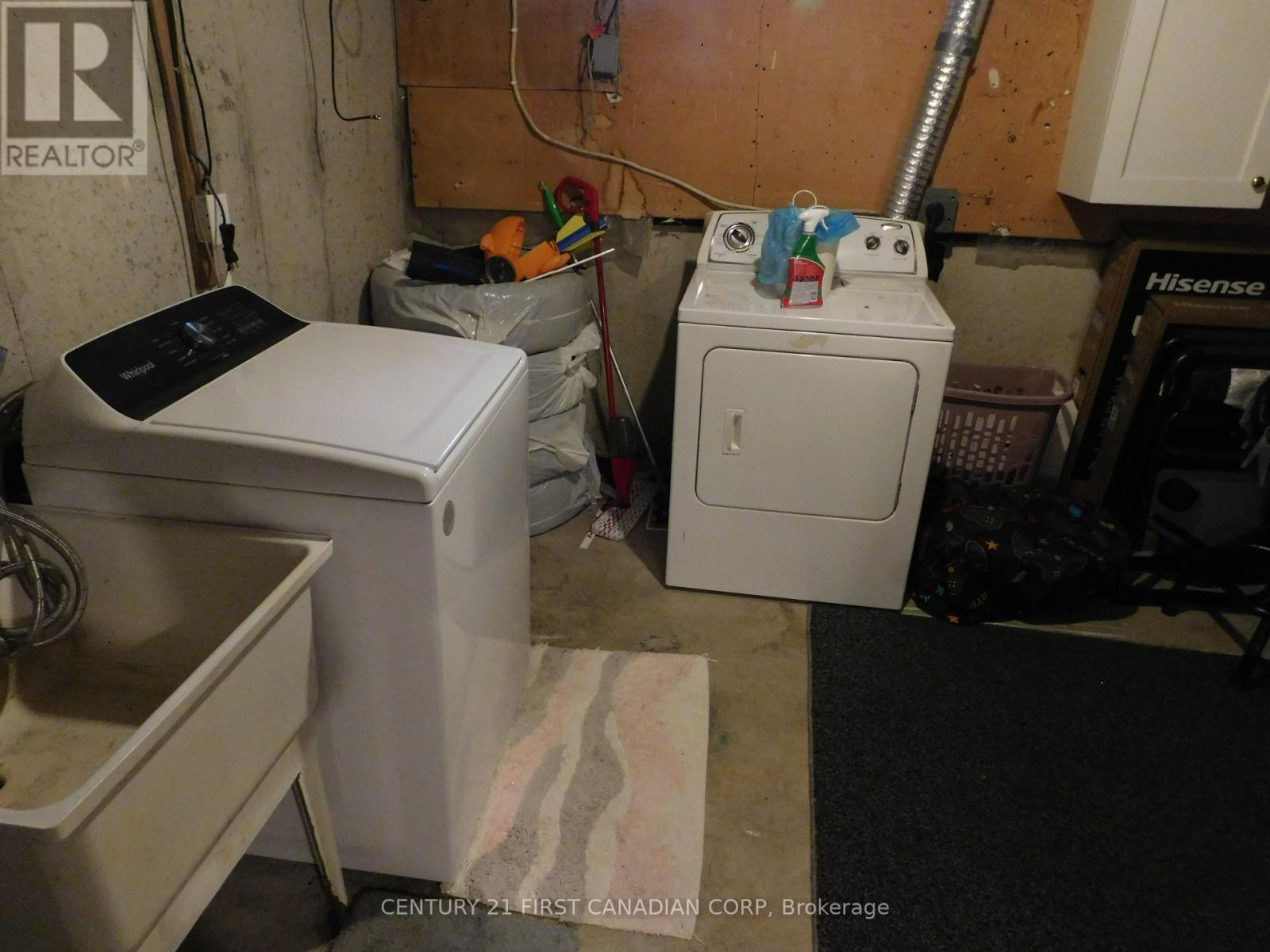 116 - 70 Fiddlers Green Road Property Photo 15