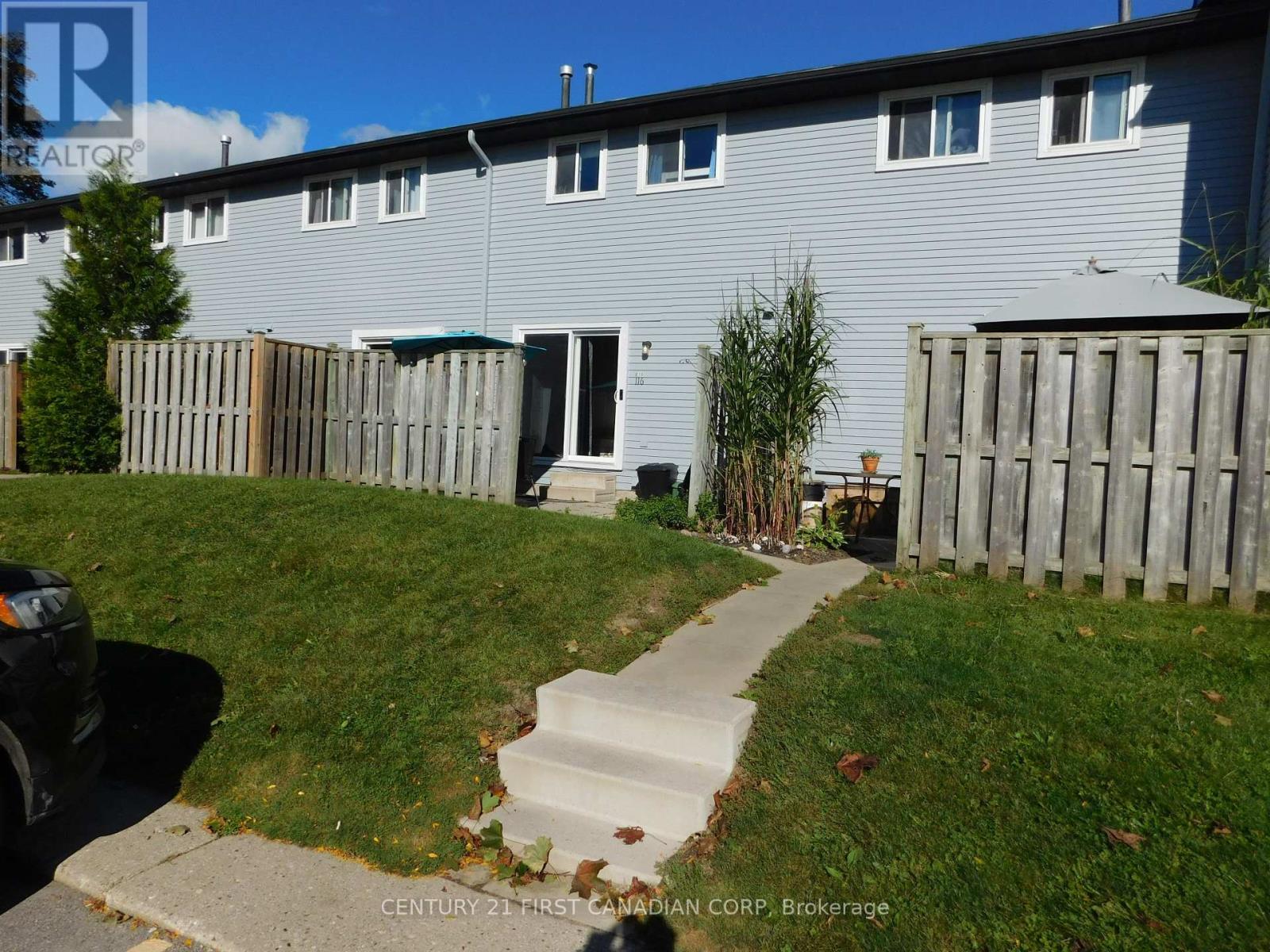 116 - 70 Fiddlers Green Road Property Photo 18