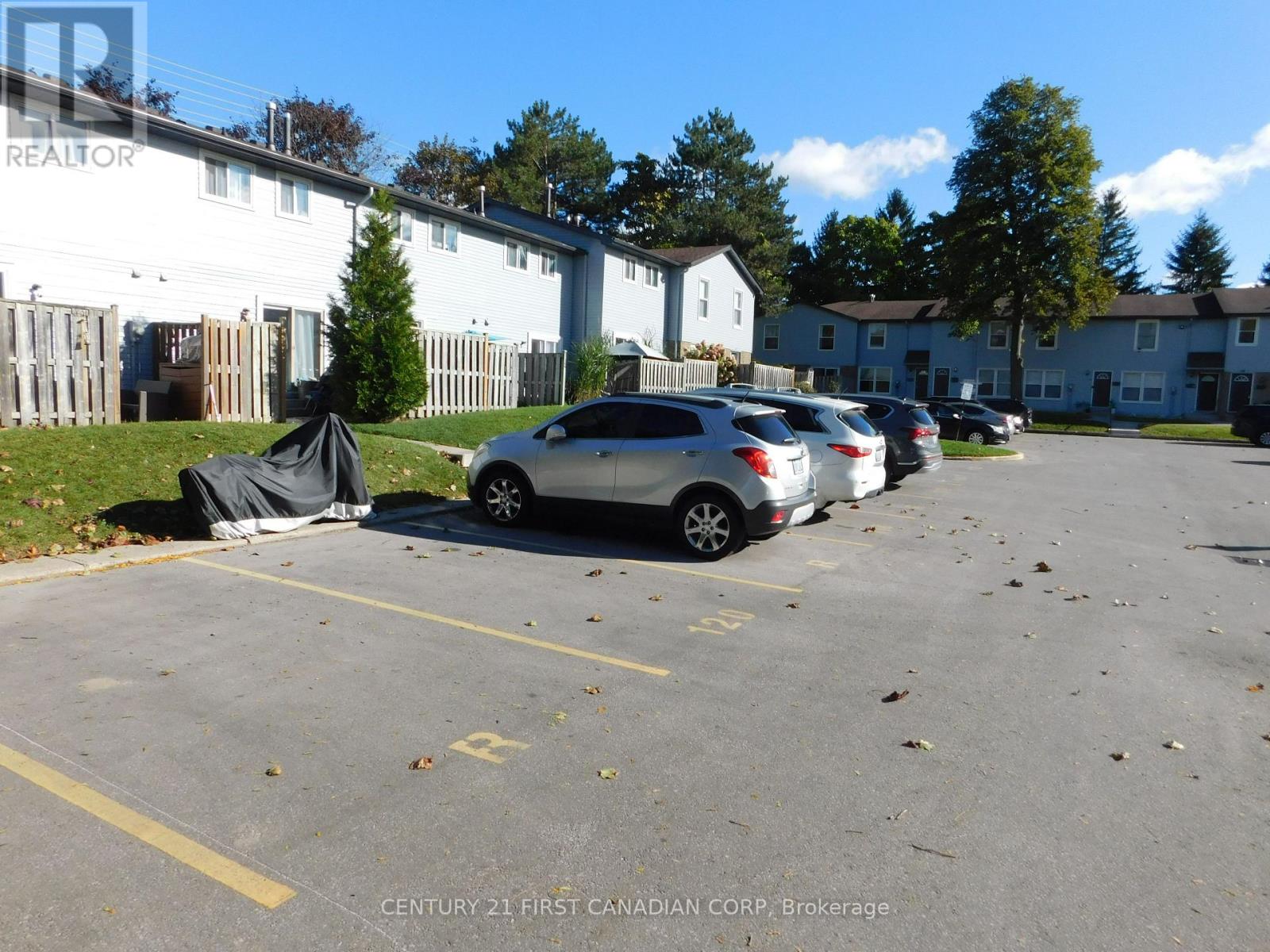 116 - 70 Fiddlers Green Road Property Photo 19