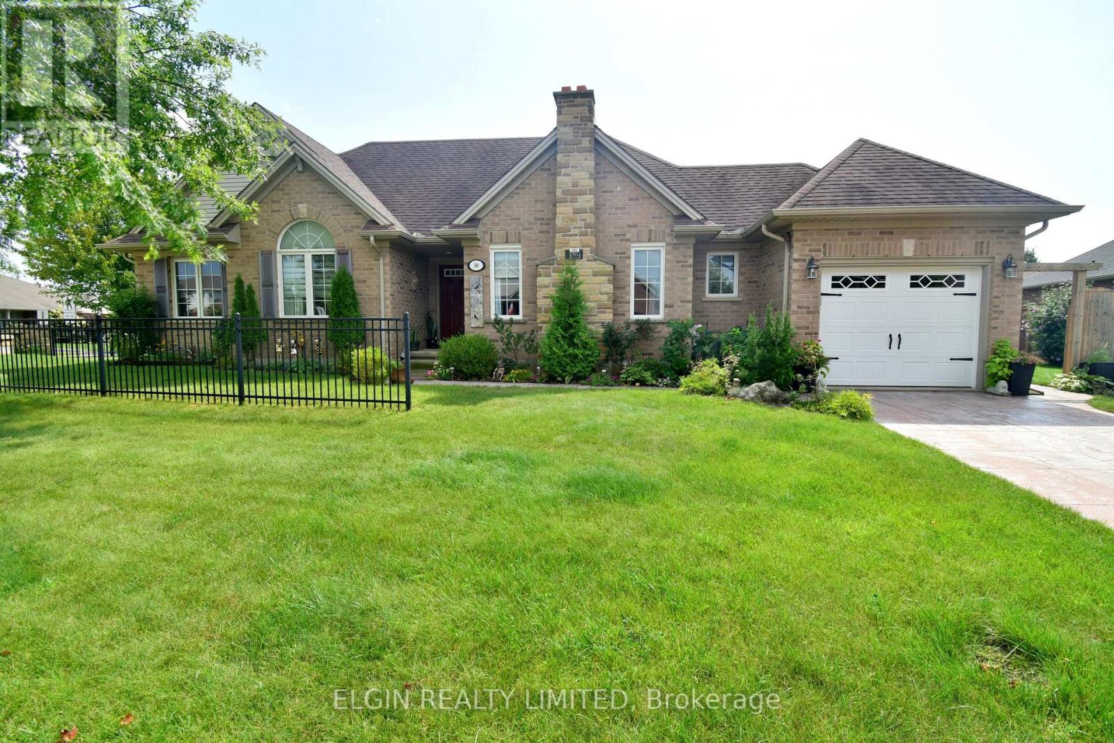 30 Peach Tree Boulevard Property Photo 3