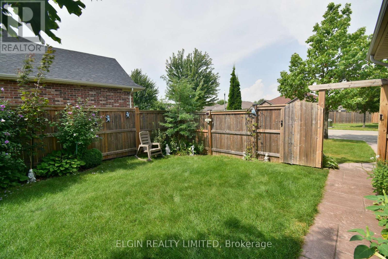 30 Peach Tree Boulevard Property Photo 33