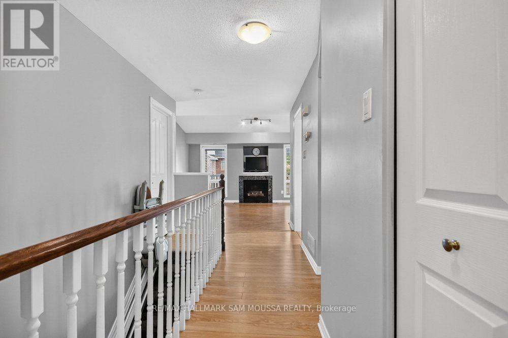 19 Colchester Square Property Photo 5