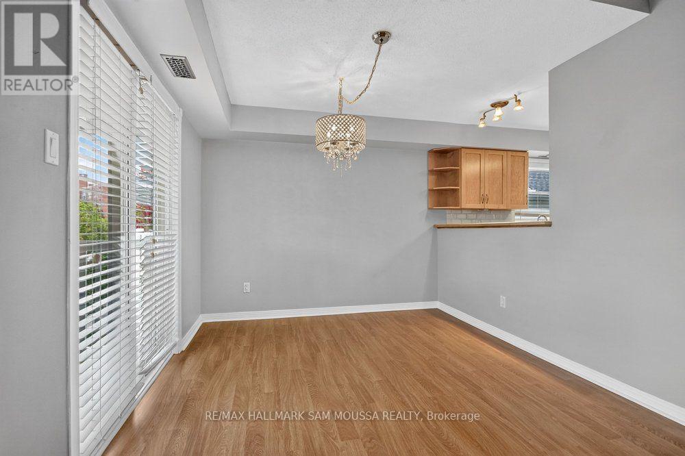 19 Colchester Square Property Photo 13