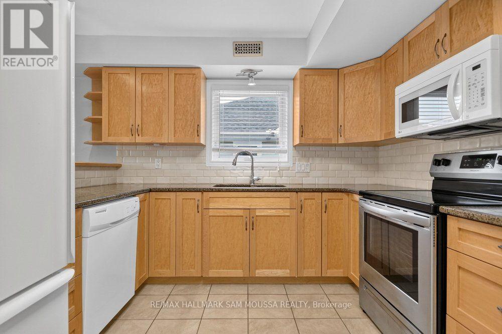 19 Colchester Square Property Photo 15