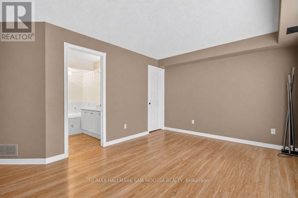 19 Colchester Square Property Photo 22
